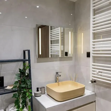 Modern & Comfy Apartment Thessaloniki Exterior photo
